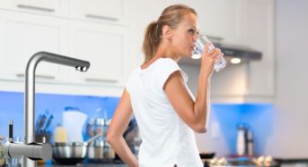 Come ottenere acqua depurata dal rubinetto della cucina